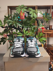 ASICS GEL-NIMBUS 16 Sneakers in Black, Gray and Ice Blue
