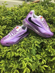 Nike Air Max 720 Sneakers in Purple