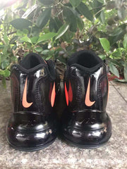 Nike Air Max 720 Sneakers Black and Bright Orange