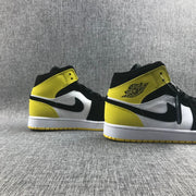Air Jordan 1 Mid SE Black Yellow Toe Sneakers 852542-071