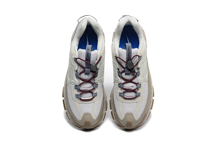 Nike ACG Mountain Fly 2 Low Sneakers in Off-White
