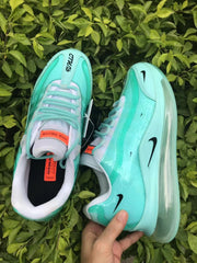 Nike Air Max 720 Sneakers in Mint Green