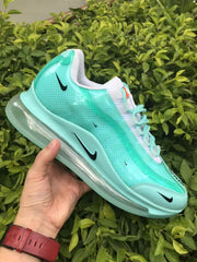Nike Air Max 720 Sneakers in Mint Green
