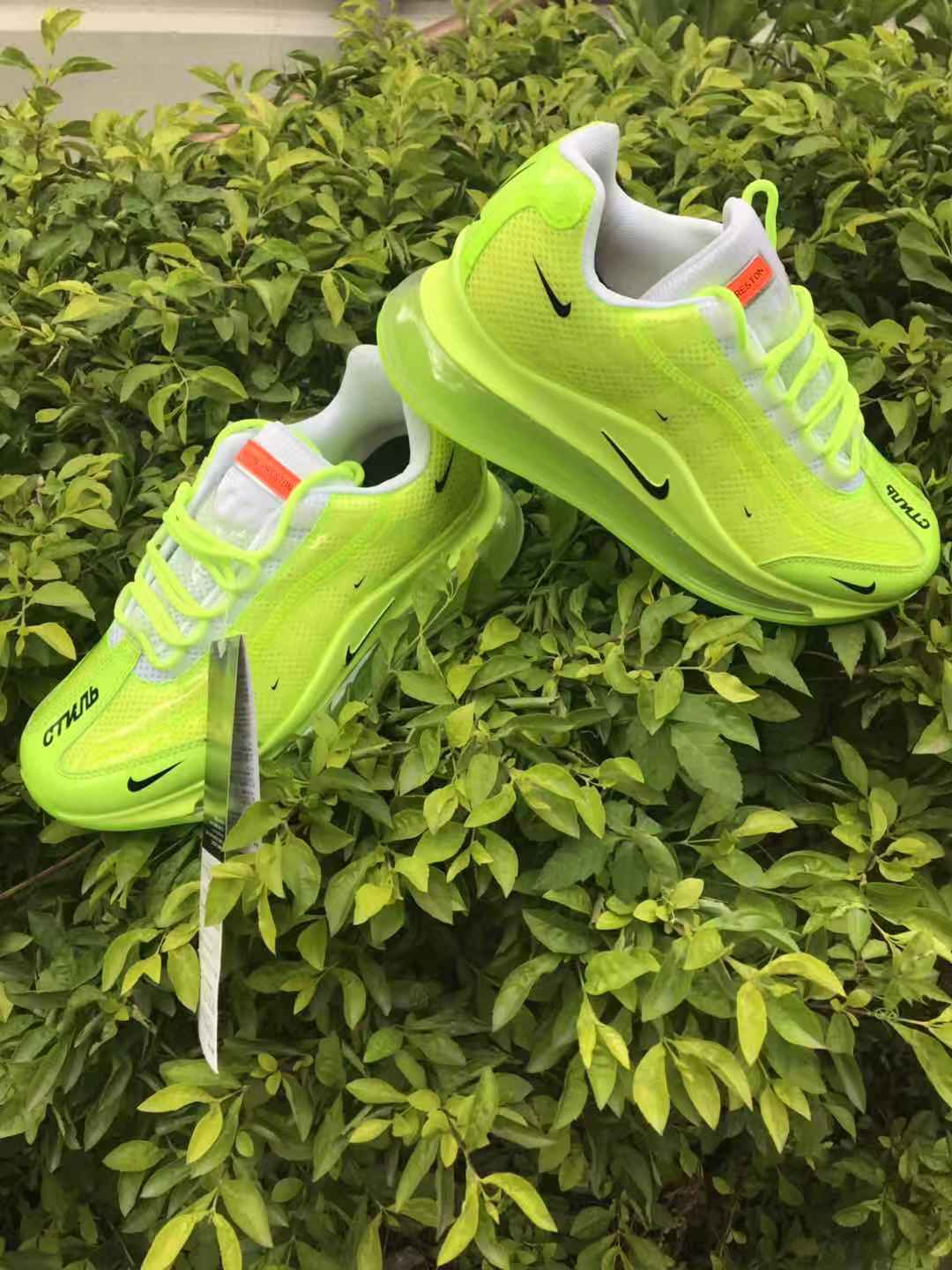 Nike Air Max 720 Neon Green Sneakers