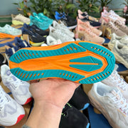 ASICS NOVABLAST 5 LE Running Shoes White Orange