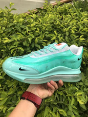 Nike Air Max 720 Sneakers in Mint Green