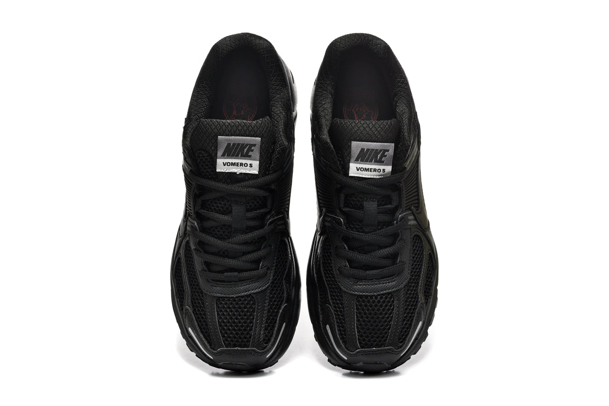 Nike Vomero 5 Black Running-Style Sneakers