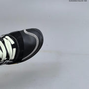New Balance MT10O6NW Low-Profile Sneakers in Black