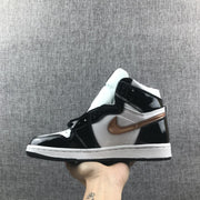 Air Jordan 1 Mid Black White Metallic Gold Sneakers 852542-007